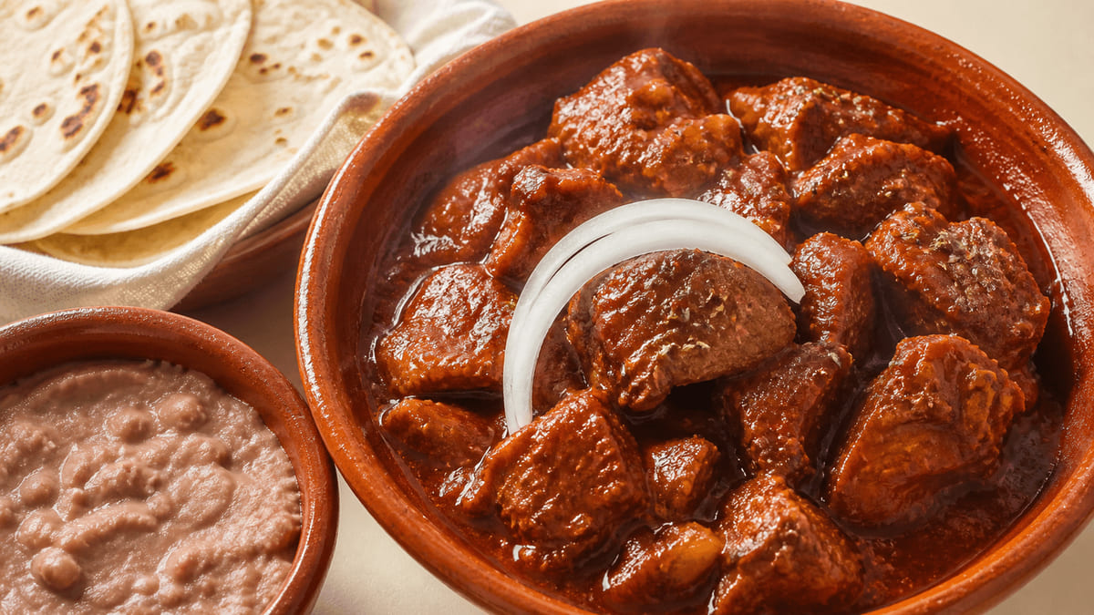 Asado de puerco rojo coahuilense, receta de Coahuila