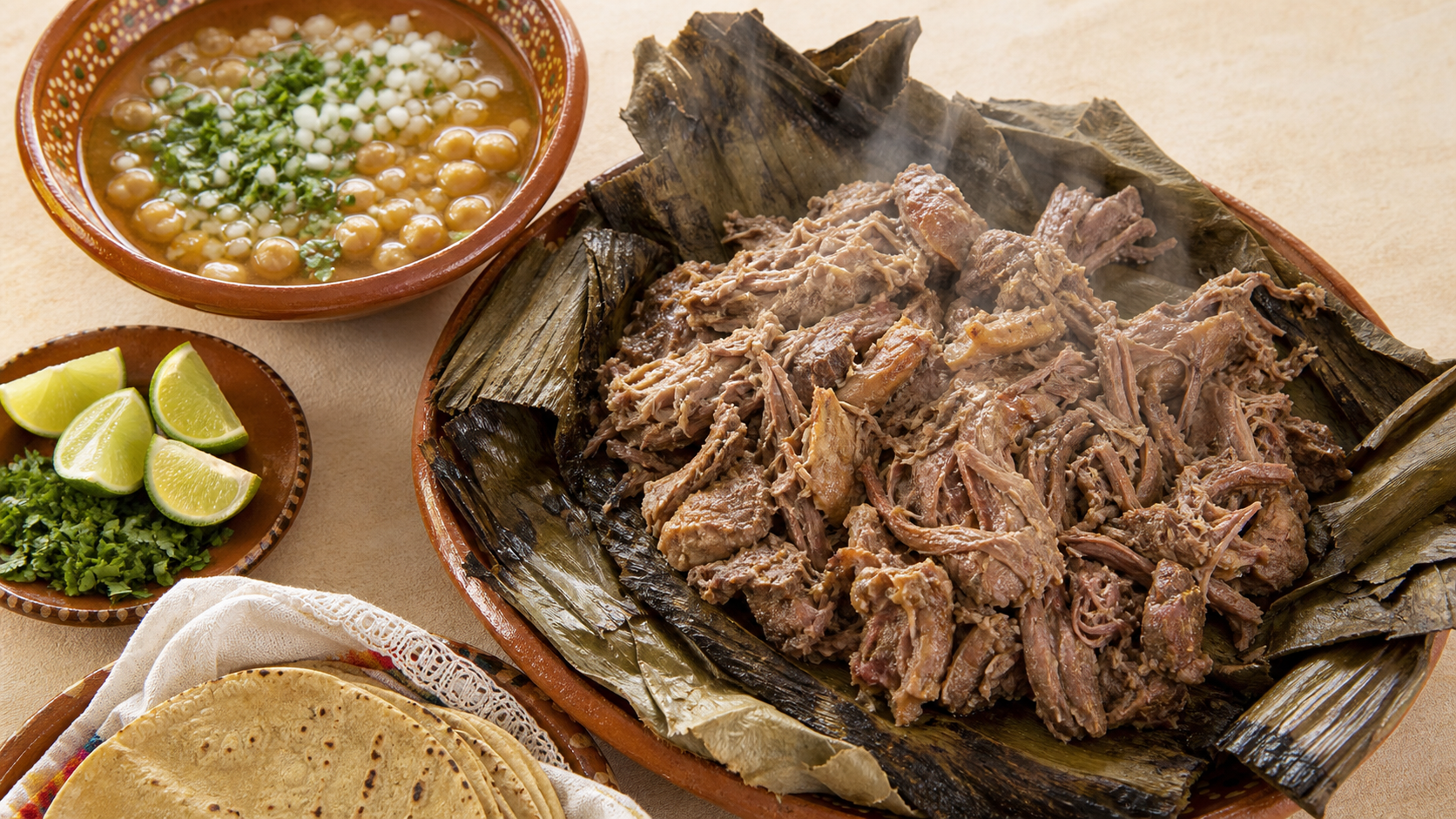 Barbacoa de borrego en penca de maguey — Querétaro