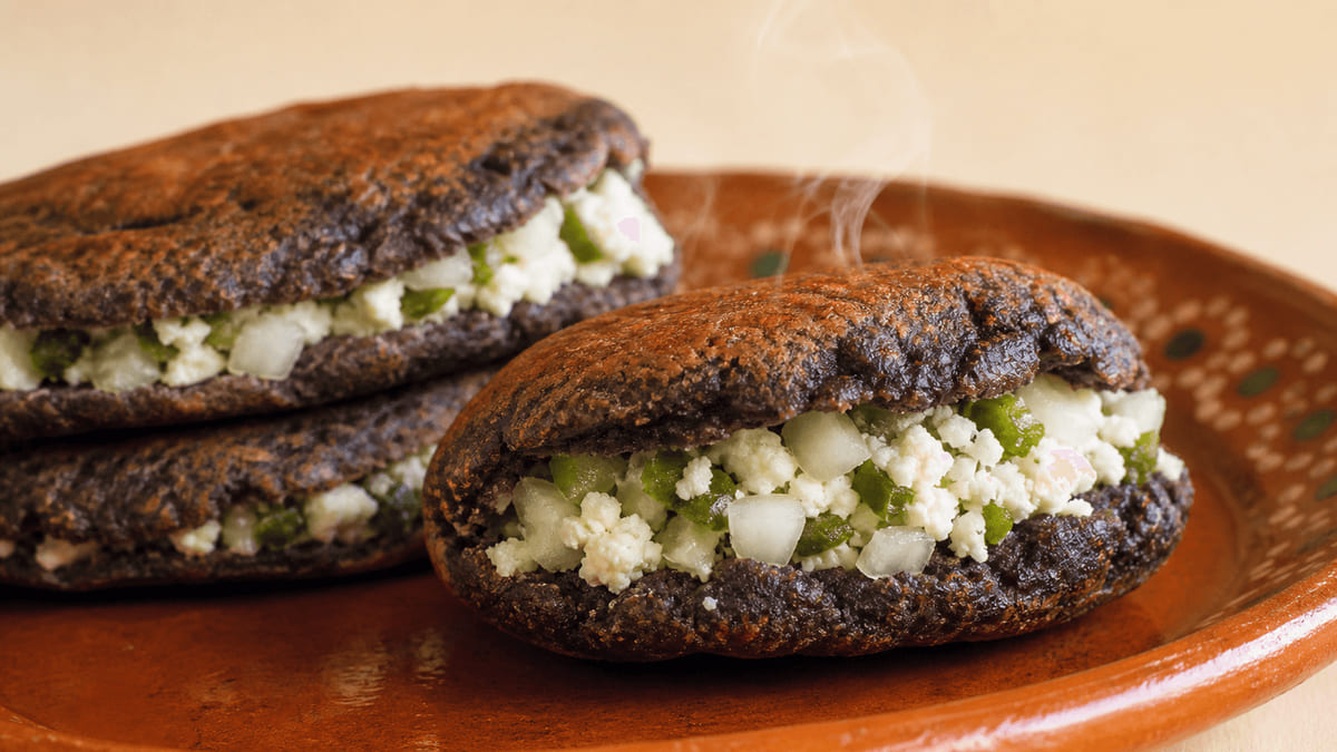 Bocoles huastecos rellenos — Tamaulipas