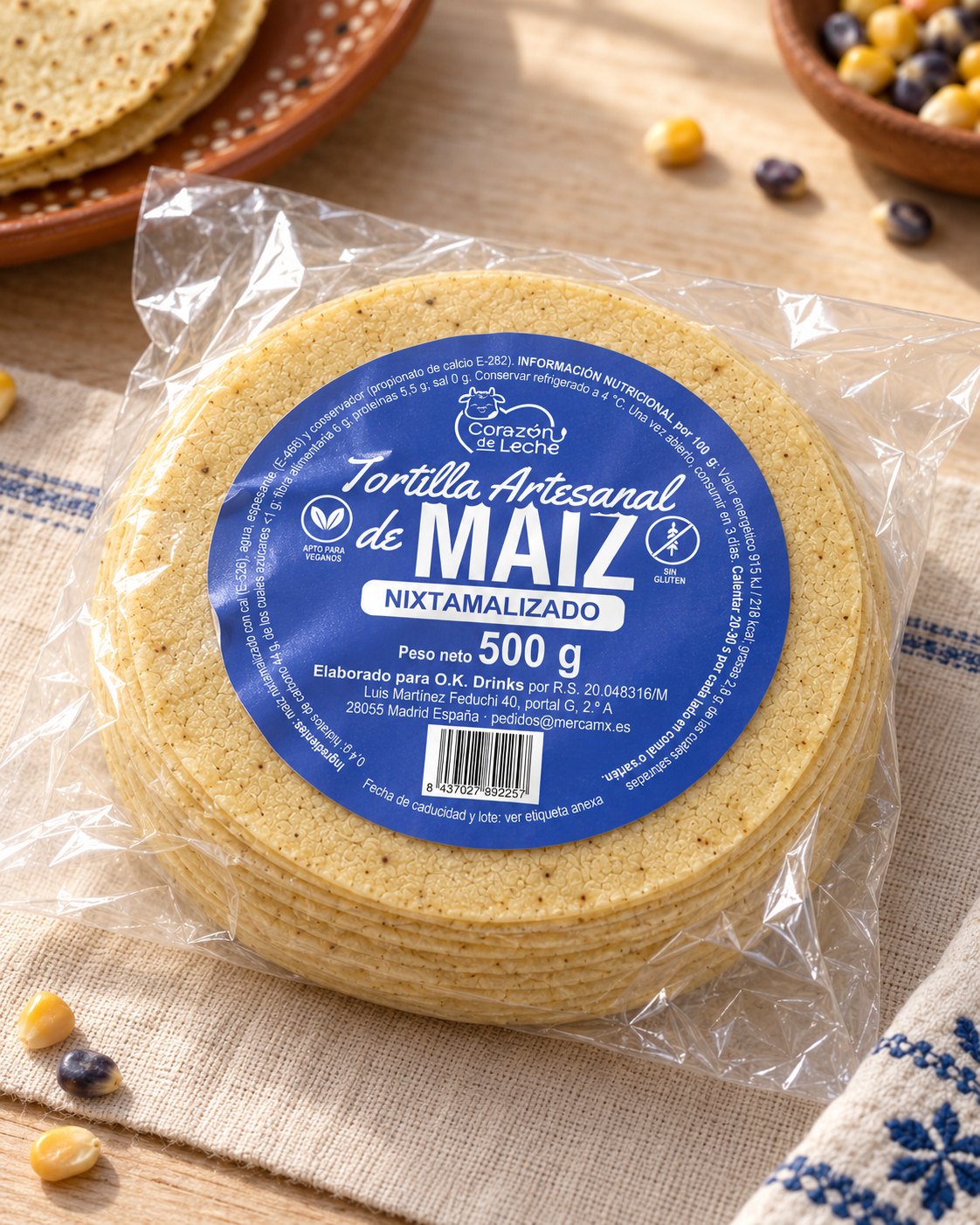 Bolsa de 500 g de tortillas de maíz amarillo Corazón de Leche sobre la mesa