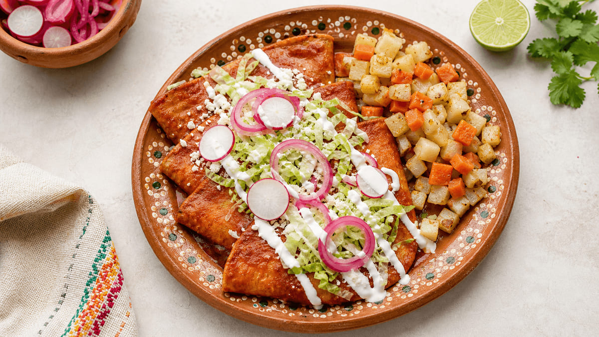 Enchiladas tapatías rojas, receta de Jalisco