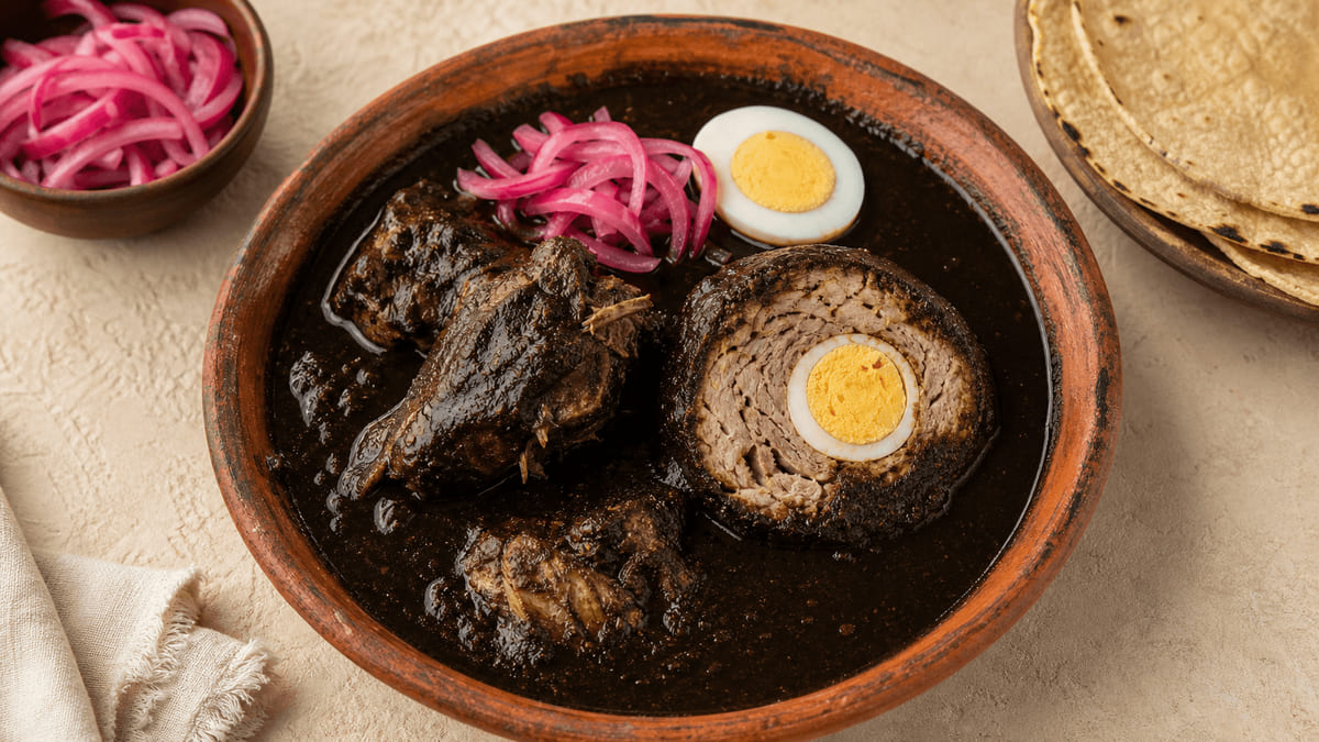 Relleno negro (chilmole de pavo), receta de Quintana Roo
