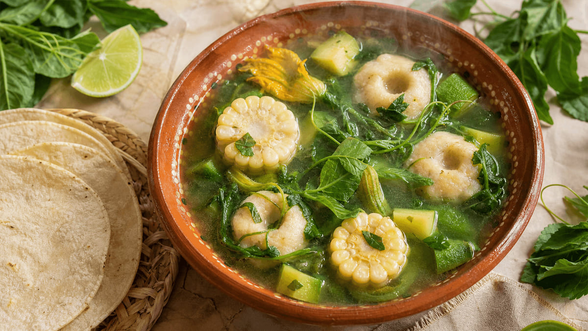 Sopa de guías con chochoyotes