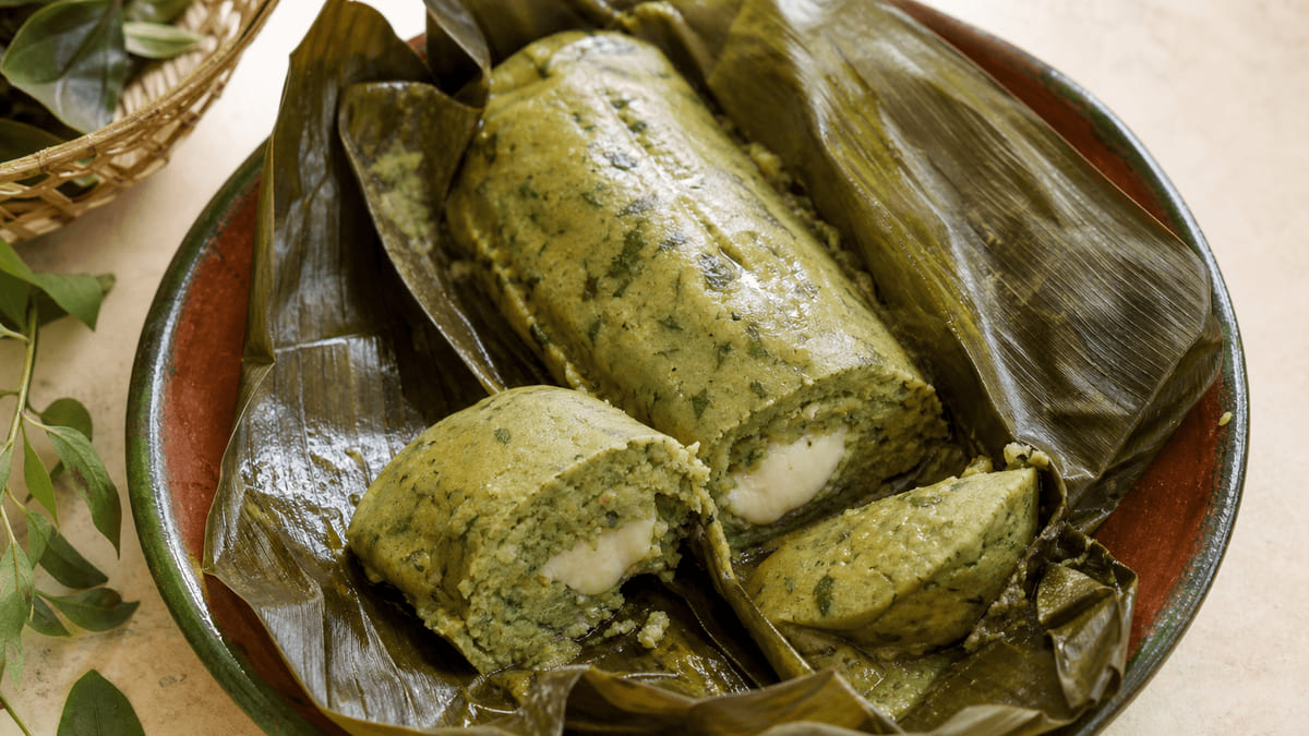 Tamales de chipilín con queso